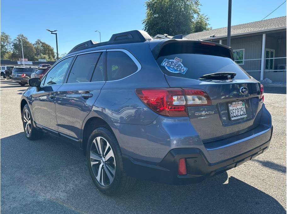 Used 2018 Subaru Outback 2.5i Limited AWD/4WD image 5