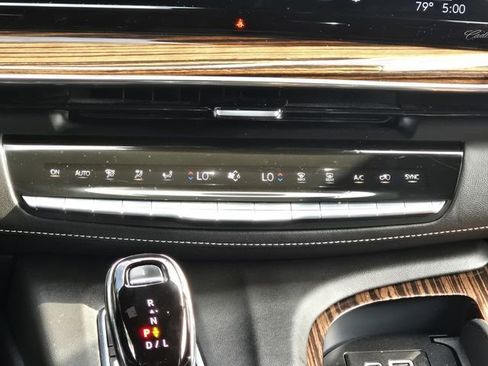 Used 2023 Cadillac Escalade Luxury AWD/4WD image 21