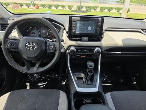 Used 2019 Toyota RAV4 XLE FWD image 8
