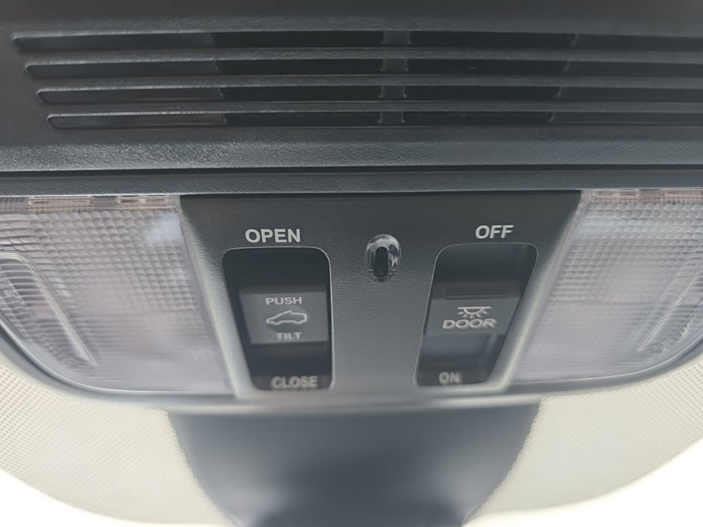 Used 2023 Honda Odyssey Sport image 25