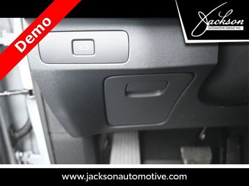 New 2025 Volvo XC90 B6 Core w/ Protection Package image 16