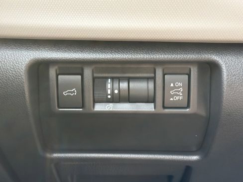 Used 2025 Subaru Forester Premium AWD/4WD image 26