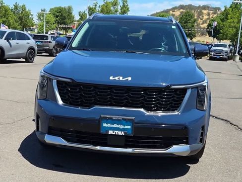Used 2024 Kia Sorento S w/ Panoramic Sunroof Package FWD image 3