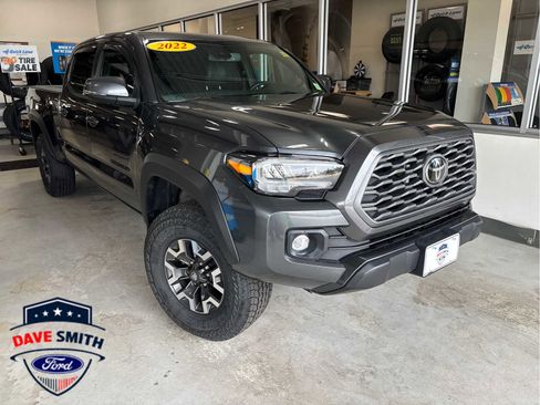 Used 2022 Toyota Tacoma TRD Off-Road w/ TRD Premium Off Road Package AWD/4WD image 1