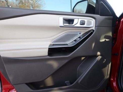 Used 2021 Ford Explorer Platinum w/ Equipment Group 601A image 19