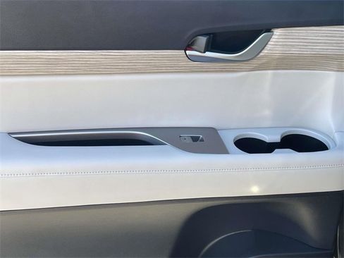 Used 2021 Hyundai Palisade SEL w/ Premium Package image 20