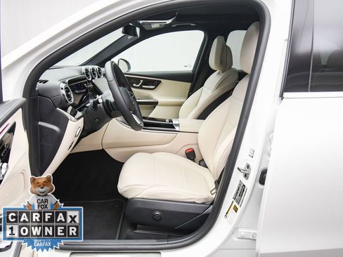 Used 2025 Mercedes-Benz GLC 300 4MATIC image 19