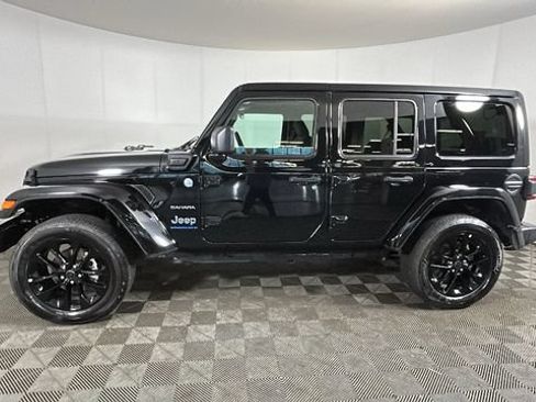 Used 2024 Jeep Wrangler Unlimited Sahara AWD/4WD image 5
