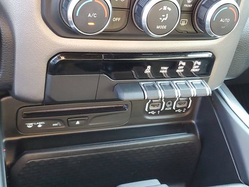 Used 2019 RAM 1500 Big Horn AWD/4WD image 29