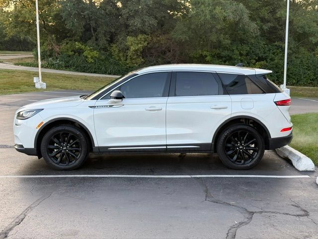 Used 2022 Lincoln Corsair AWD w/ Premium Package image 4