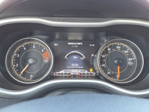 Used 2018 Jeep Cherokee Trailhawk w/ Cold Weather Group image 28