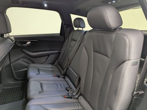 Used 2022 Audi Q7 Premium Plus image 21