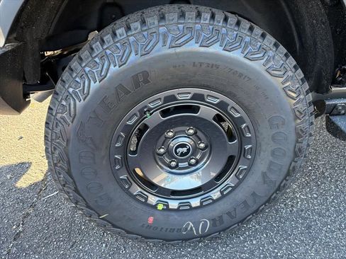 New 2025 Ford Bronco Badlands image 24