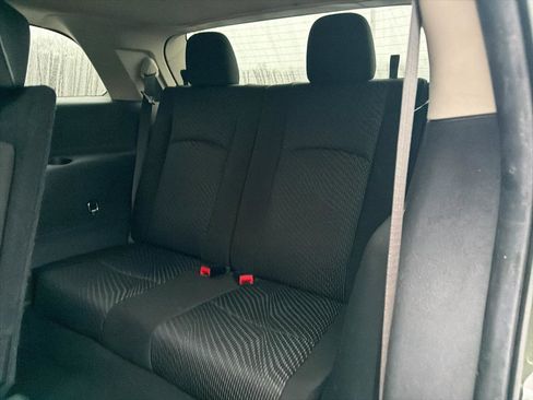 Used 2019 Dodge Journey SE image 21