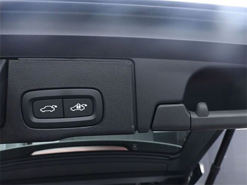 Used 2025 Volvo XC60 B5 Plus w/ Protection Package Premier image 26