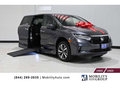 Used 2023 Honda Odyssey Touring image 1