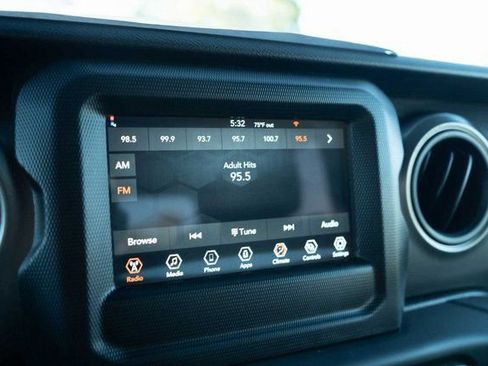 Used 2023 Jeep Wrangler Sport S image 20