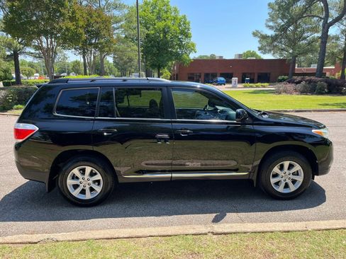 Used 2013 Toyota Highlander Plus FWD image 6