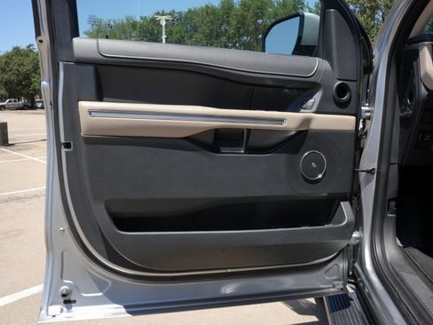 Used 2024 Ford Expedition Max Limited RWD image 20