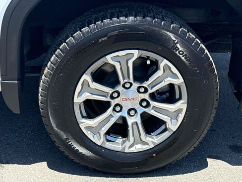 Used 2025 GMC Sierra 1500 SLT AWD/4WD image 30