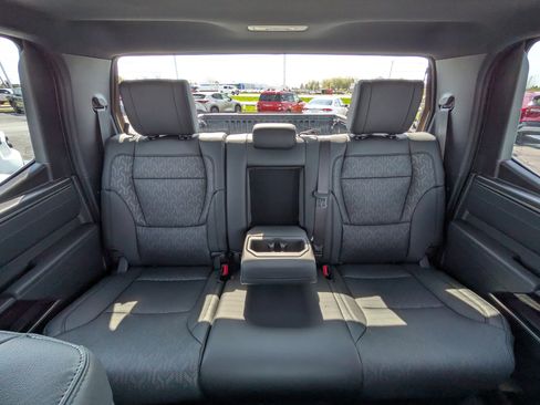 Used 2025 Toyota Tundra Limited AWD/4WD image 20