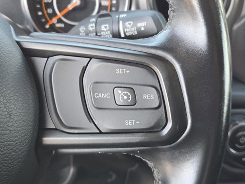 Used 2022 Jeep Wrangler Sport AWD/4WD image 17