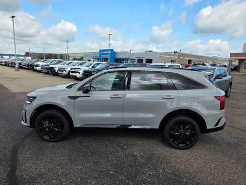 Used 2023 Kia Sorento SX AWD/4WD image 4