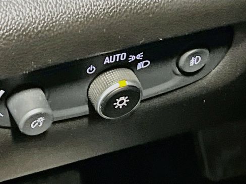 Used 2021 Chevrolet Traverse LT AWD/4WD image 10