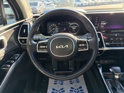 Certified 2023 Kia Sorento SX image 24