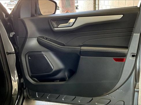 Used 2024 Ford Escape Platinum AWD/4WD image 27