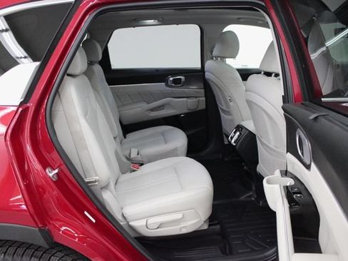 Used 2023 Kia Sorento SX Prestige w/ Panoramic Sunroof Package AWD/4WD image 59