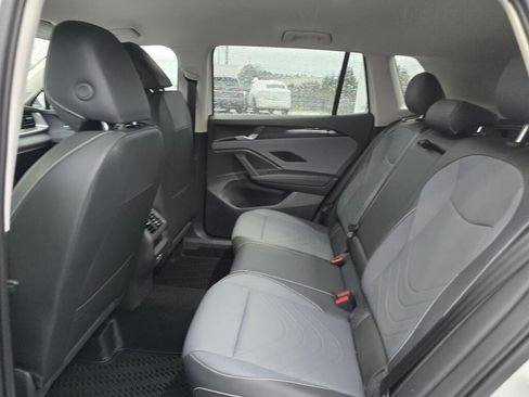 New 2026 Volkswagen Tiguan SE image 29