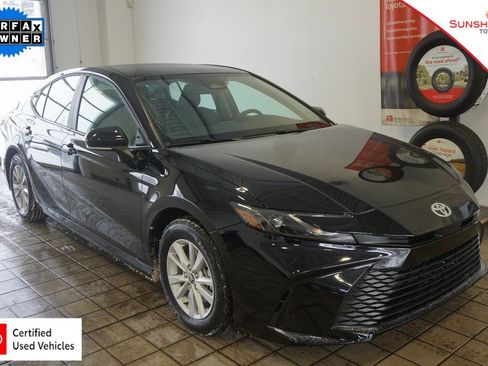 Used 2025 Toyota Camry LE image 1