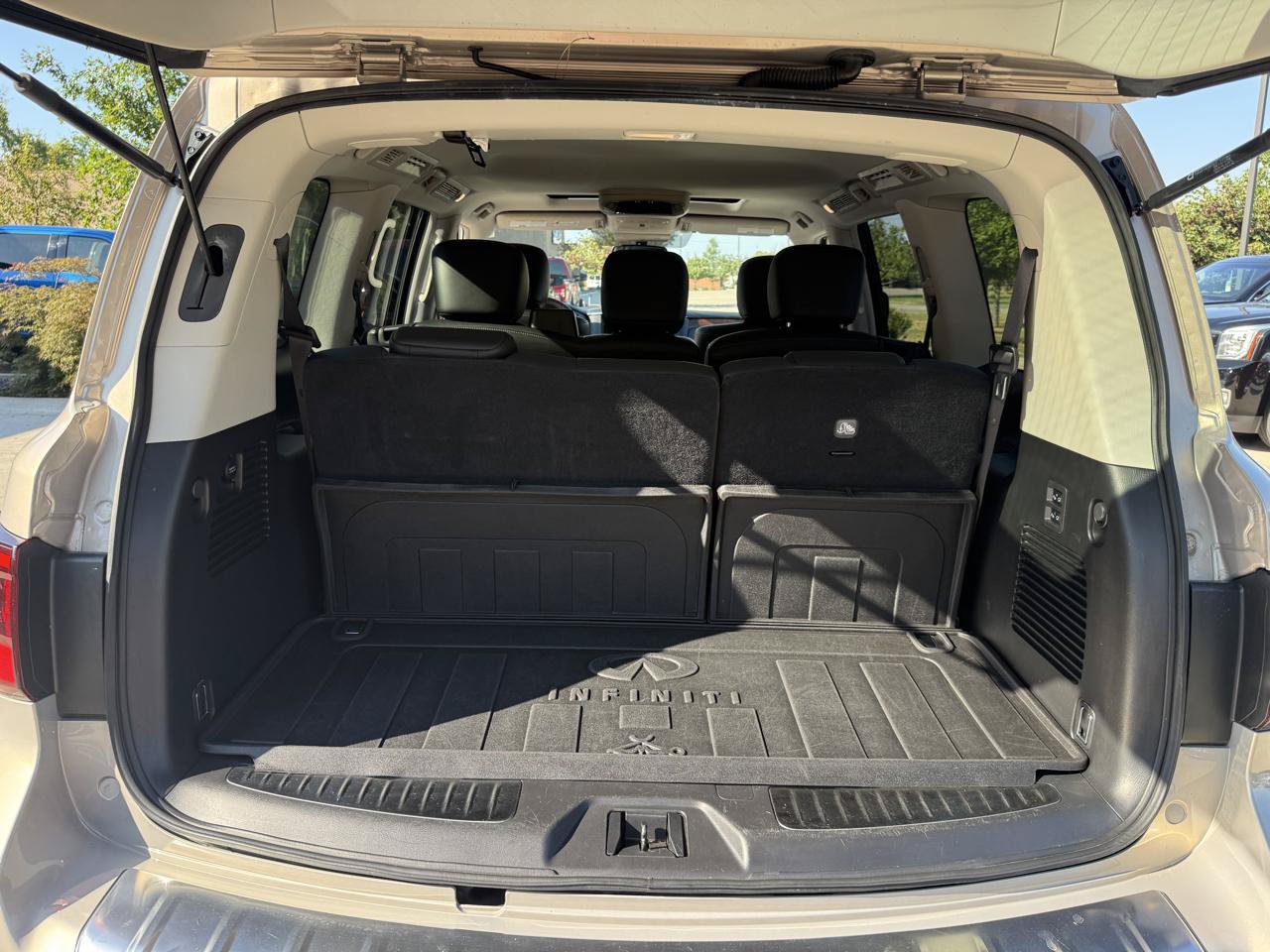 Used 2019 INFINITI QX80 Luxe w/ Proassist Package RWD image 17