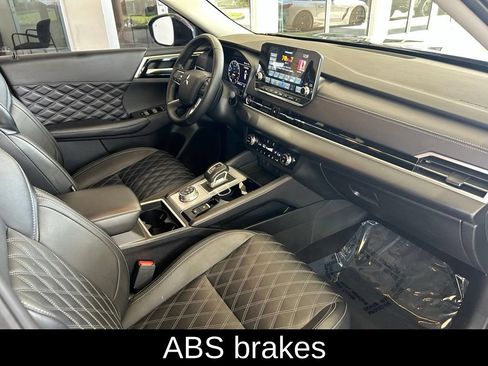 Used 2024 Mitsubishi Outlander SEL Black Edition FWD image 25