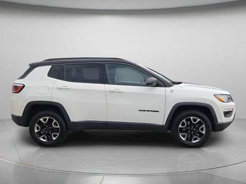 Used 2018 Jeep Compass Trailhawk w/ Leather Interior Group AWD/4WD image 9