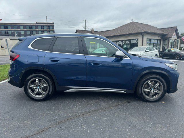 Used 2023 BMW X1 xDrive28i w/ Premium Package AWD/4WD image 4