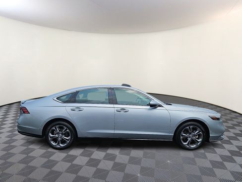 Used 2023 Honda Accord EX image 7
