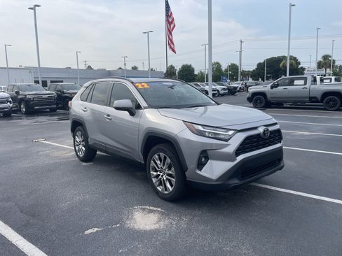 Used 2022 Toyota RAV4 XLE Premium FWD image 21
