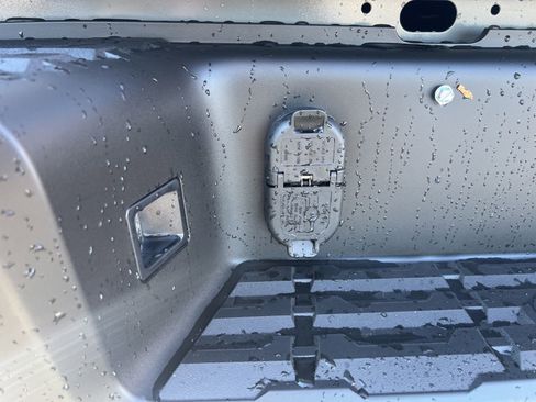 New 2026 Nissan Frontier SV image 19