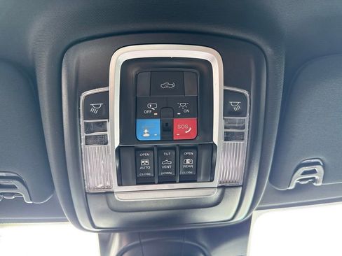 Certified 2025 RAM 3500 Laramie AWD/4WD image 30