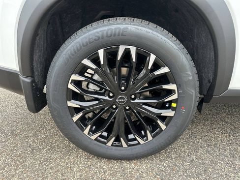 New 2026 Nissan Rogue Dark Armor FWD image 17