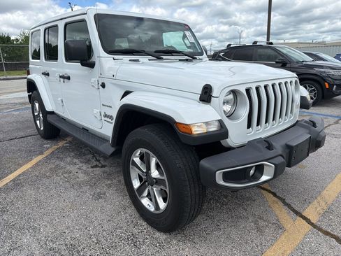 Used 2020 Jeep Wrangler Unlimited Sahara w/ Uconnect 4C Nav & Sound Group AWD/4WD image 3