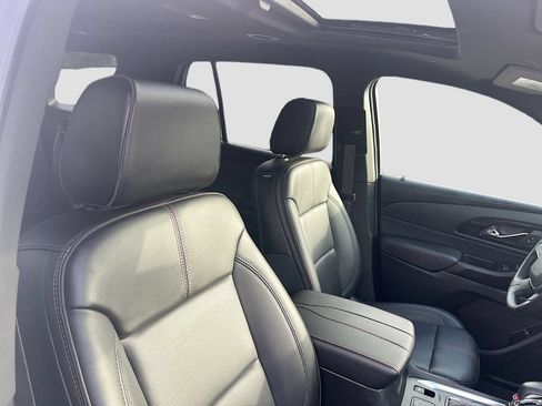 Used 2023 Chevrolet Traverse RS AWD/4WD image 30