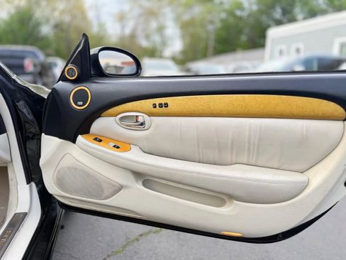 Used 2002 Lexus SC 430 Convertible RWD image 23