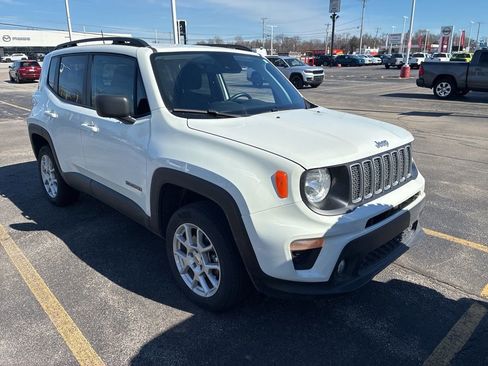 Certified 2023 Jeep Renegade Latitude w/ Premium Group image 1