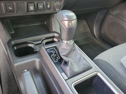 Certified 2023 Toyota Tacoma TRD Sport AWD/4WD image 19