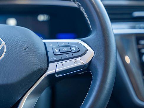 Used 2023 Volkswagen Tiguan SE image 27