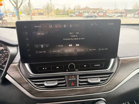 Used 2024 Nissan Altima 2.5 SV w/ SV Premium Package image 13