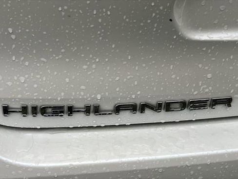 Certified 2020 Toyota Highlander LE image 7